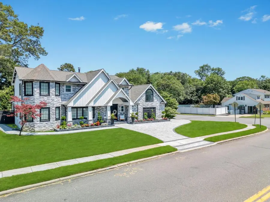 54 Pine Hill Lane, Dix Hills, NY 11746 - Image #2