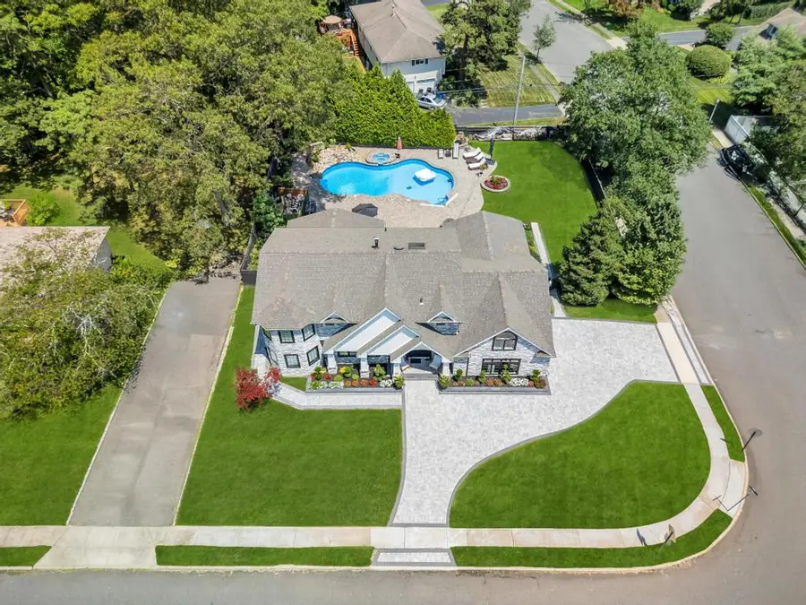 54 Pine Hill Lane, Dix Hills, NY 11746 - Image #3