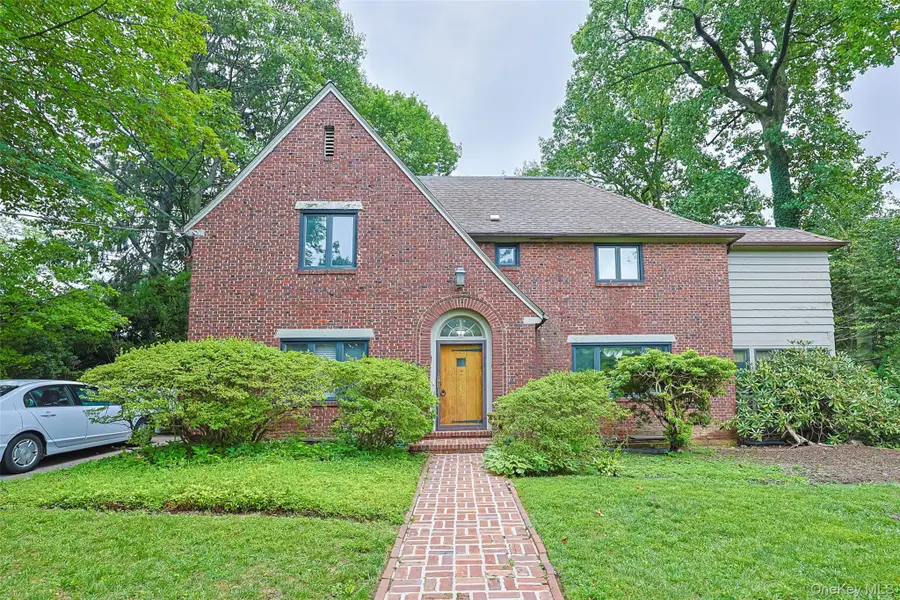 3 Buckingham Place, Great Neck, NY 11021 - Image #2