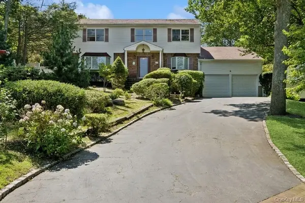 8 Cedar Place, Kings Park, NY 11754