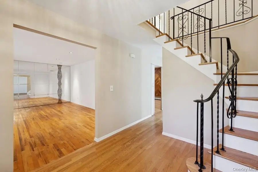 8 Cedar Place, Kings Park, NY 11754 - Image #3