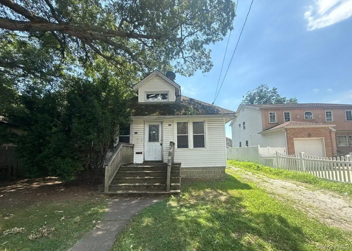 578 Seaman Avenue, Baldwin, NY 11510 - Image #1