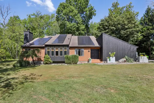 7 Elizabeth Court, Spring Valley, NY 10977