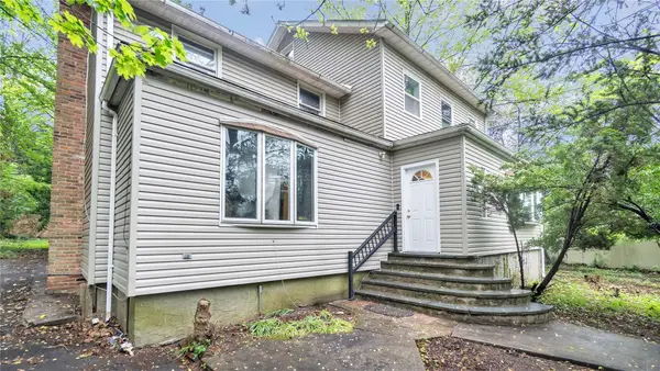 117 Glenwood Road, Glenwood Landing, NY 11547