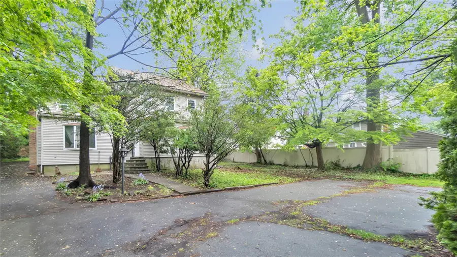 117 Glenwood Road, Glenwood Landing, NY 11547 - Image #2