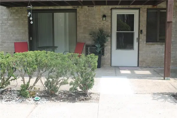 1 Secora Road #B-17, Monsey, NY 10952