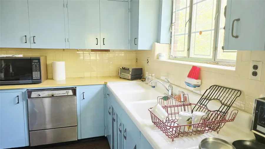 2817 215th Place, Bayside, NY 11360 - Image #3