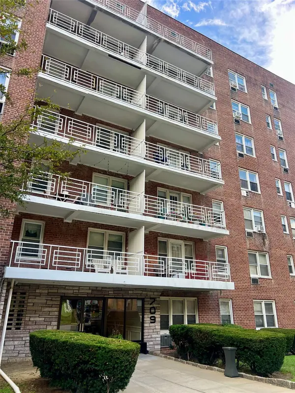 709 Warburton Avenue #7H, Yonkers, NY 10701