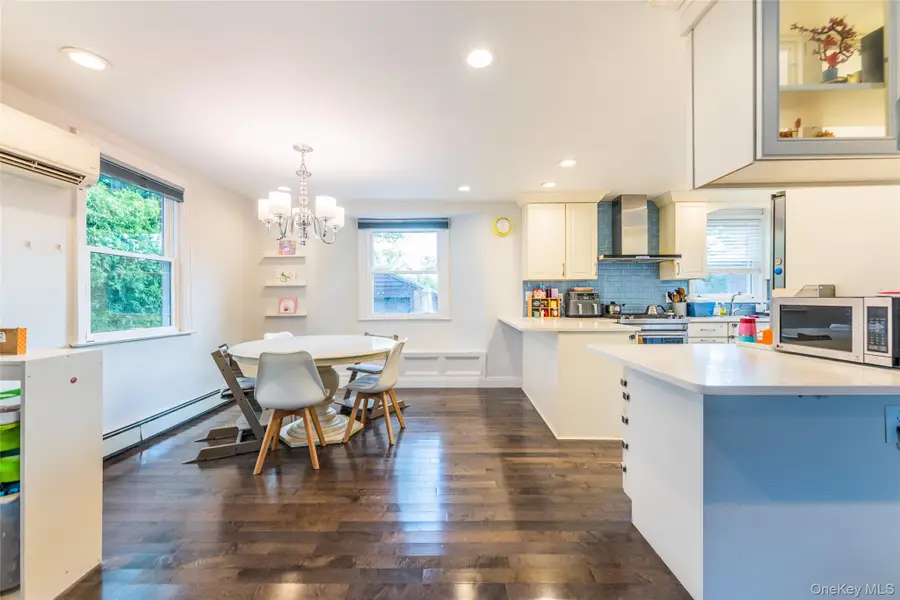 43 Jayson Avenue, Great Neck, NY 11021 - Image #3