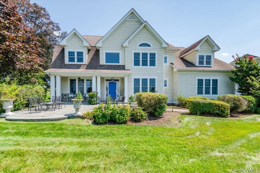 53 Pembroke Drive, Glen Cove, NY 11542 - Image #2