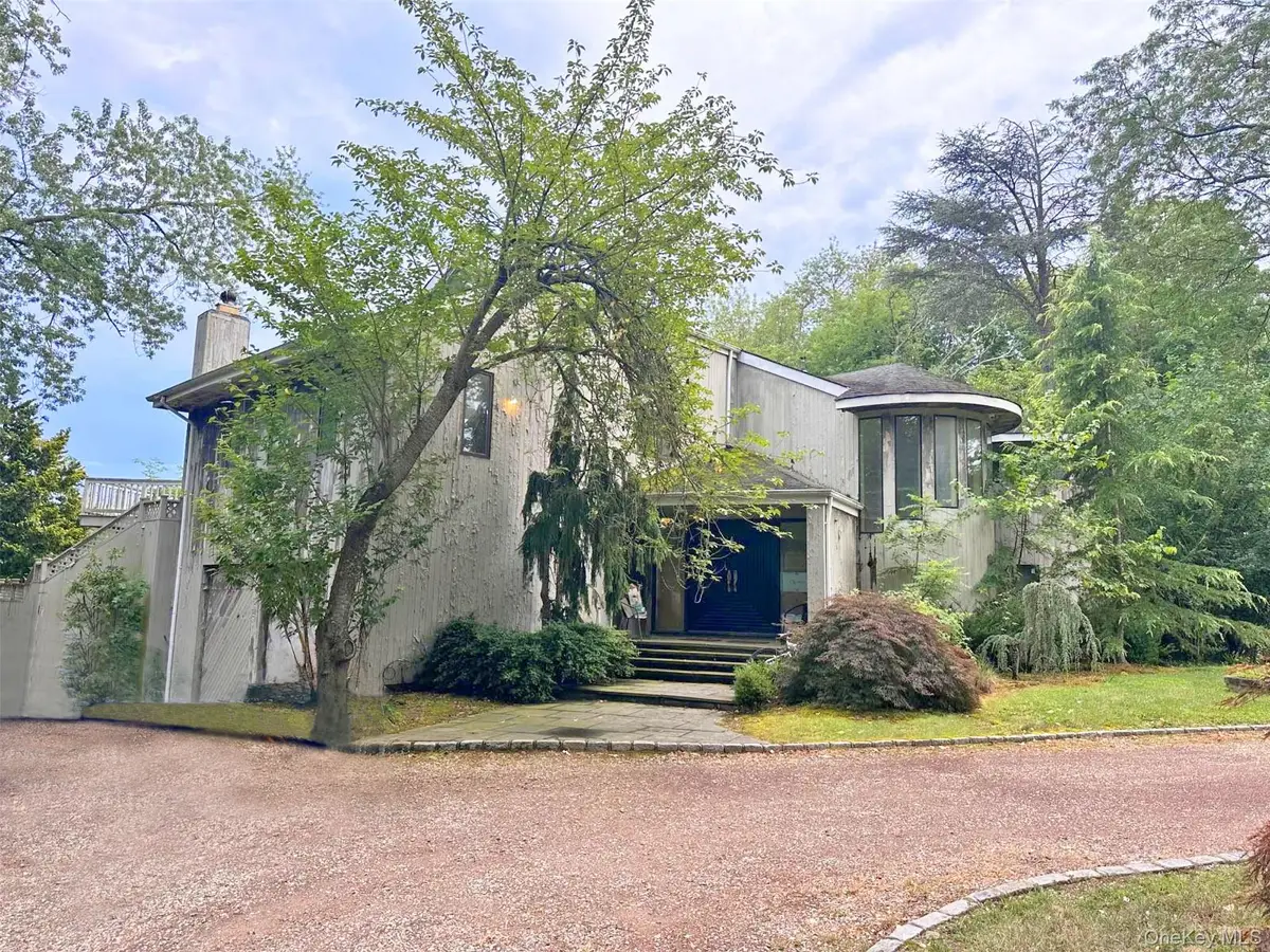 6 Bostwick Lane, Old Westbury, NY 11568 - #1