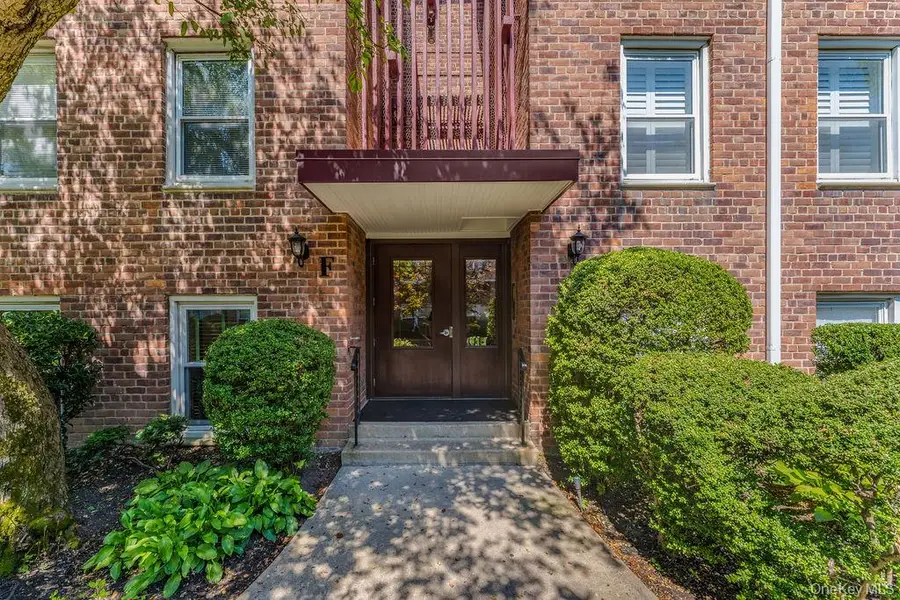61 Maine Avenue #F6, Rockville Centre, NY 11570 - Image #2