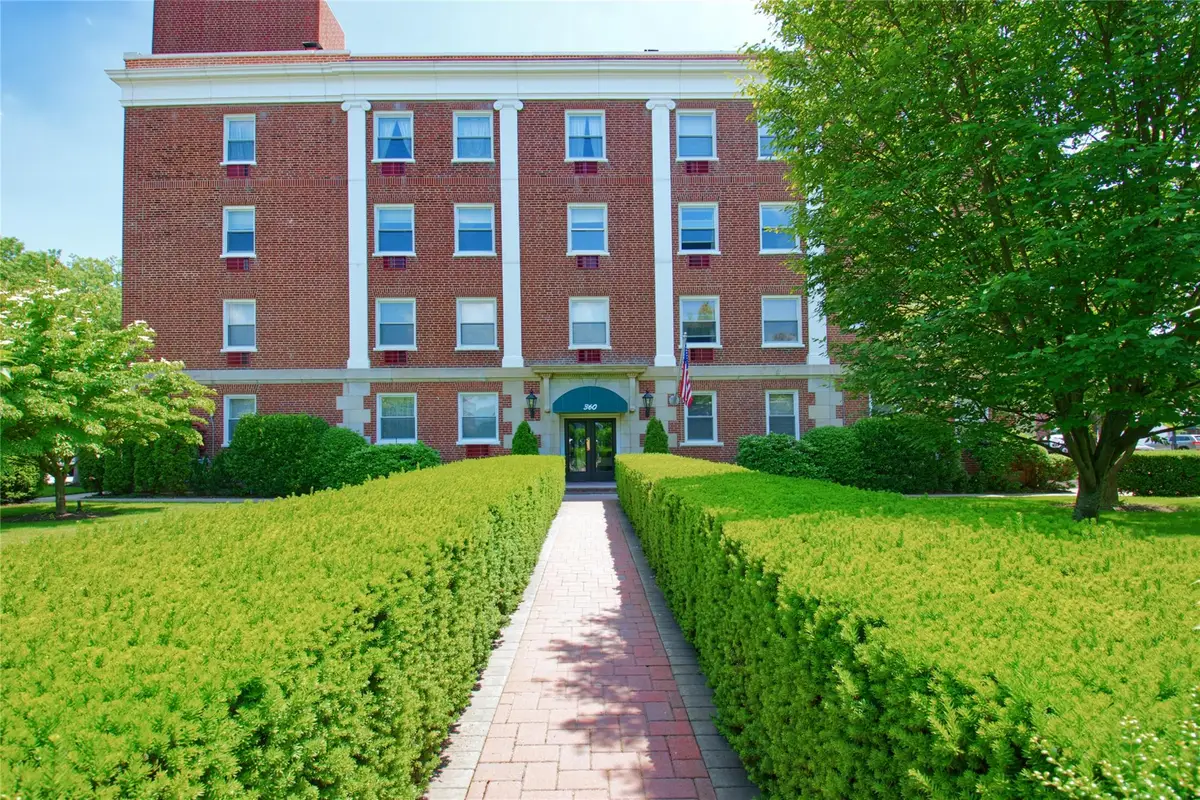 360 Stewart Avenue #3B, Garden City, NY 11530 - #1