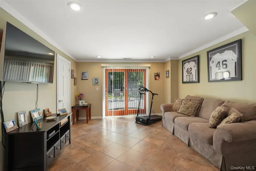 85 Vernon Drive, Scarsdale, NY 10583 - Image #3