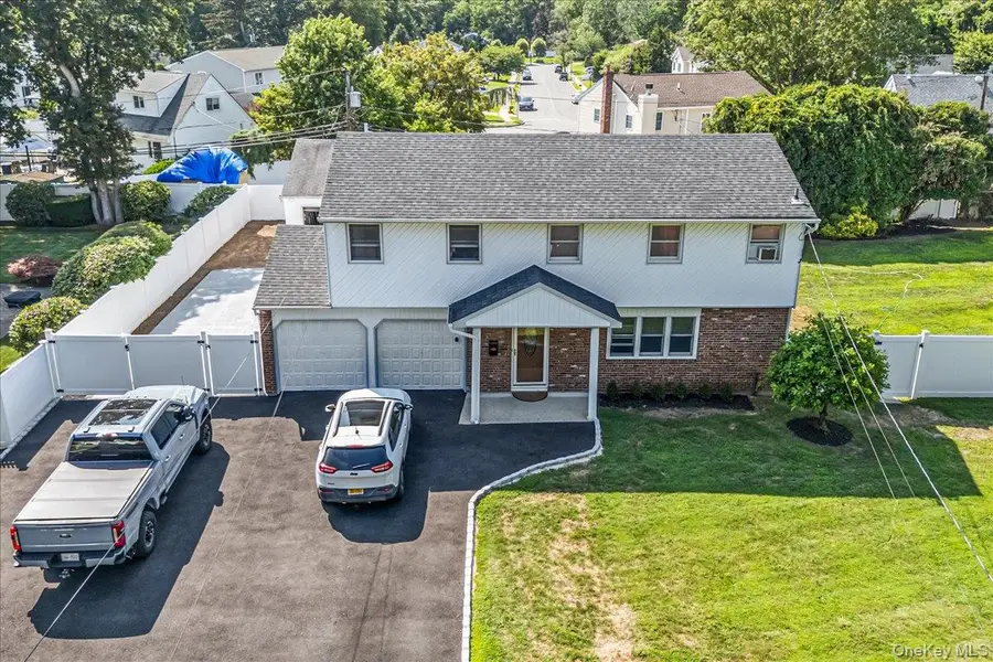 61 Andover Drive, Deer Park, NY 11729 - Image #2