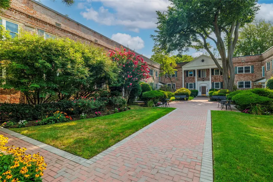 43 N Forest Avenue #E 21, Rockville Centre, NY 11570 - Image #3