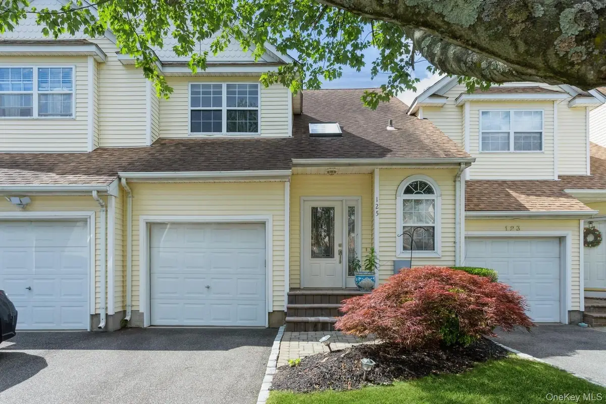 125 Cinnamon Court, Melville, NY 11747 - Image #1