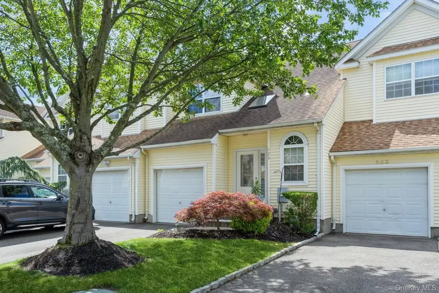 125 Cinnamon Court, Melville, NY 11747 - Image #2