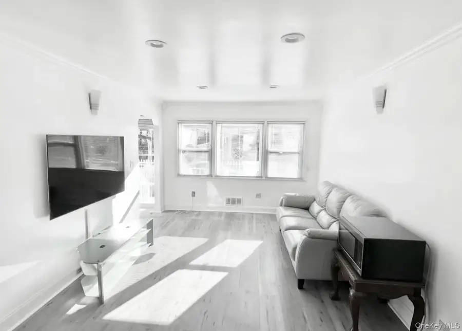 162-15 77 Avenue, Fresh Meadows, NY 11366 - Image #3