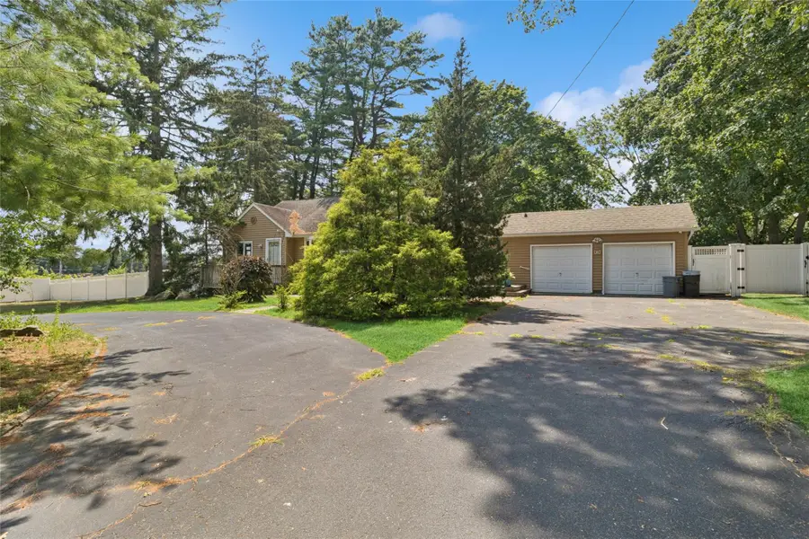8 Cleary Road, Ronkonkoma, NY 11779 - Image #2