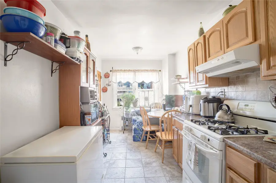 19511 Woodhull Avenue, Hollis, NY 11423 - Image #2