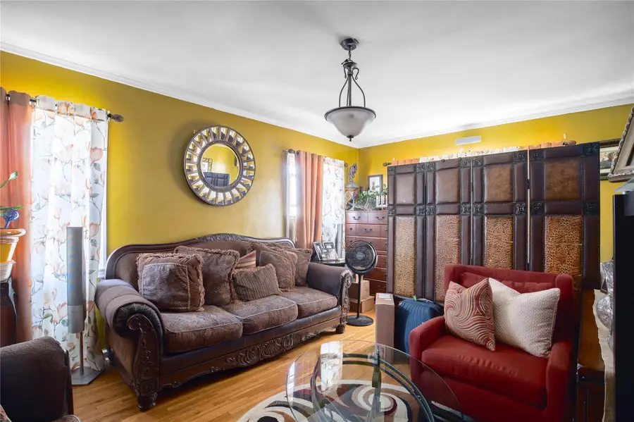 19511 Woodhull Avenue, Hollis, NY 11423 - Image #3