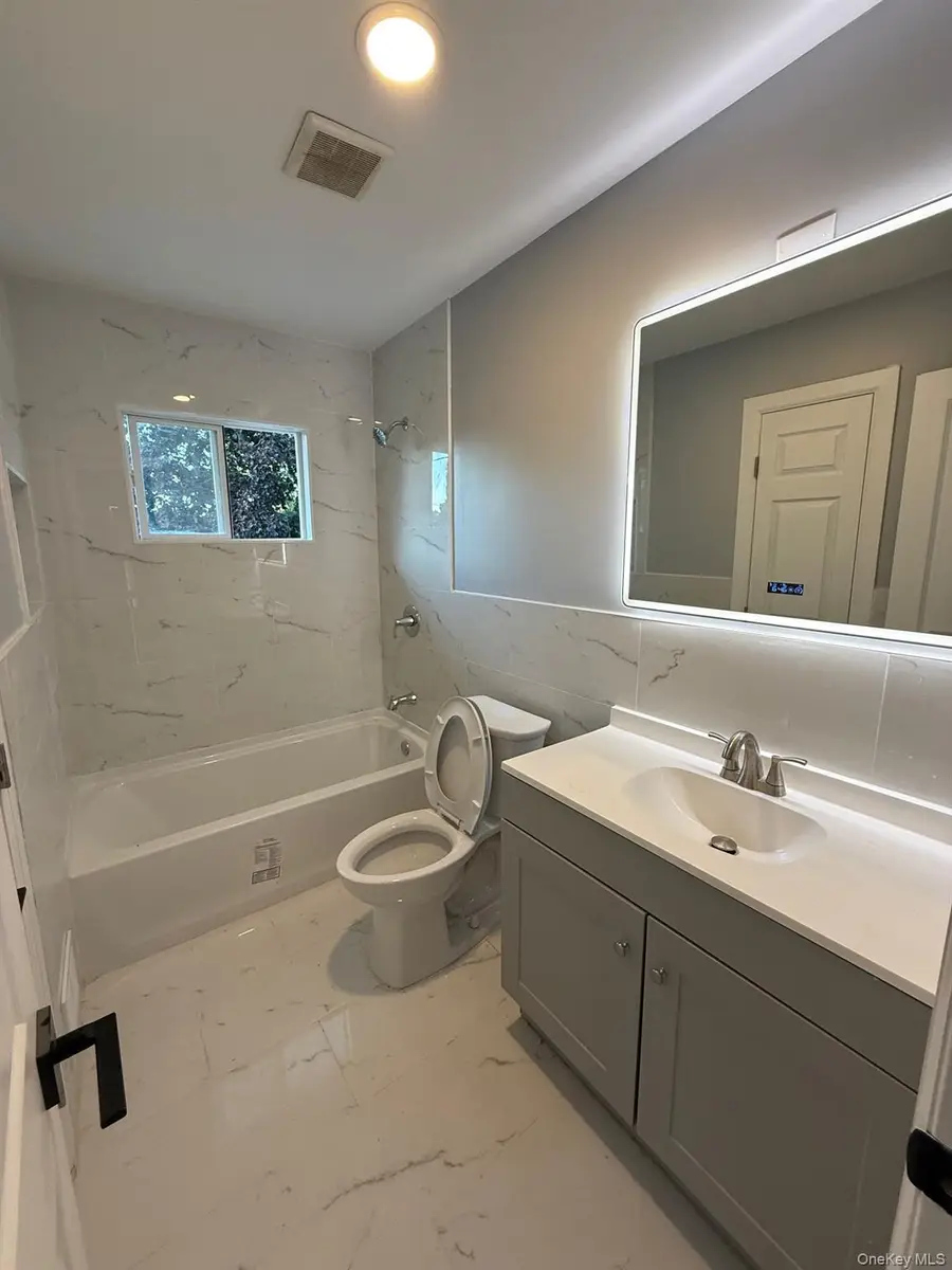 160 Van Street, Brentwood, NY 11717 - Image #3