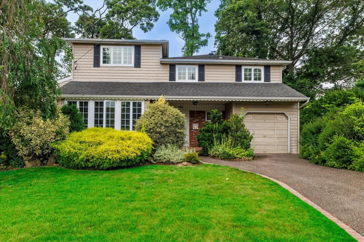 185 Maxine Court, West Hempstead, NY 11552 - Image #1