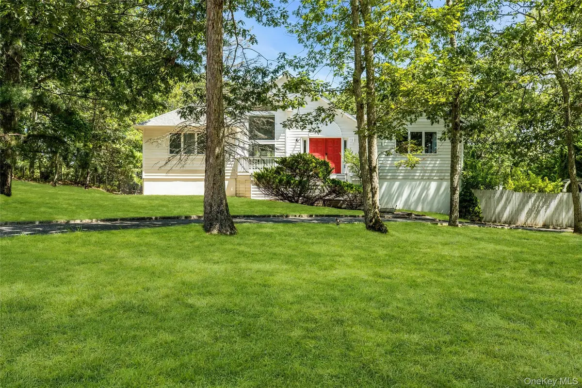 12 Douglas Court, Hampton Bays, NY 11946 - Image #1