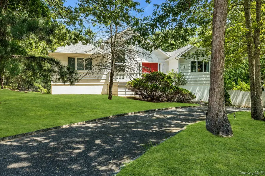 12 Douglas Court, Hampton Bays, NY 11946 - Image #2