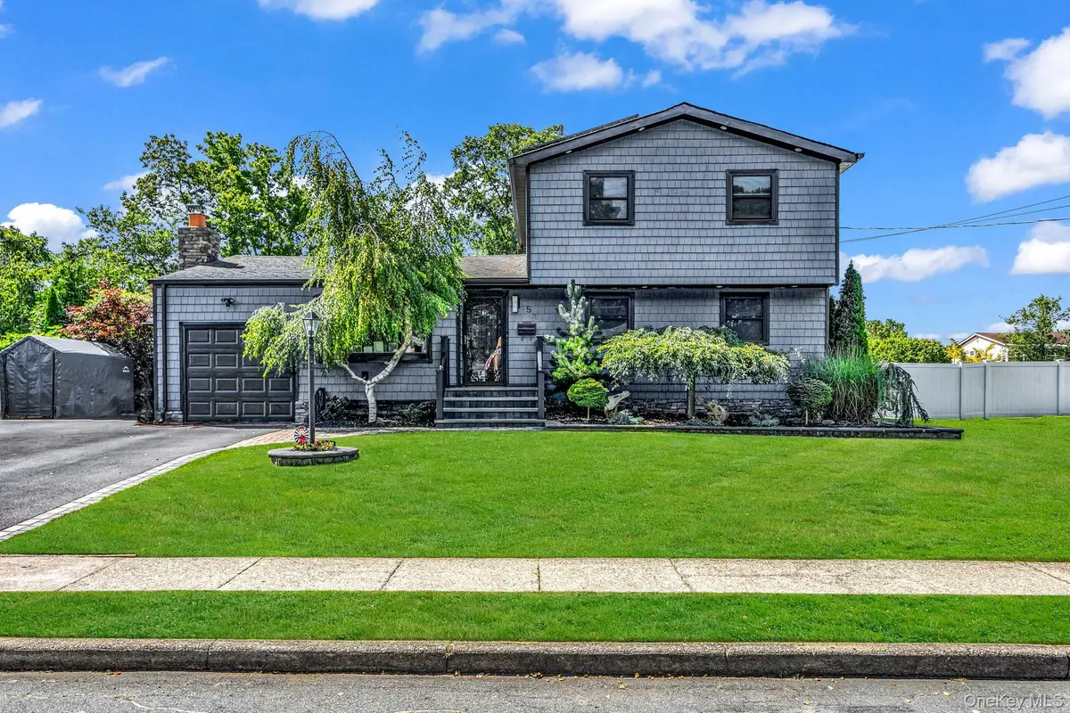 58 39th Street, Islip, NY 11751 - #1