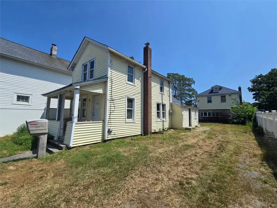 31 Union Ave, Patchogue, NY 11772 - Image #2