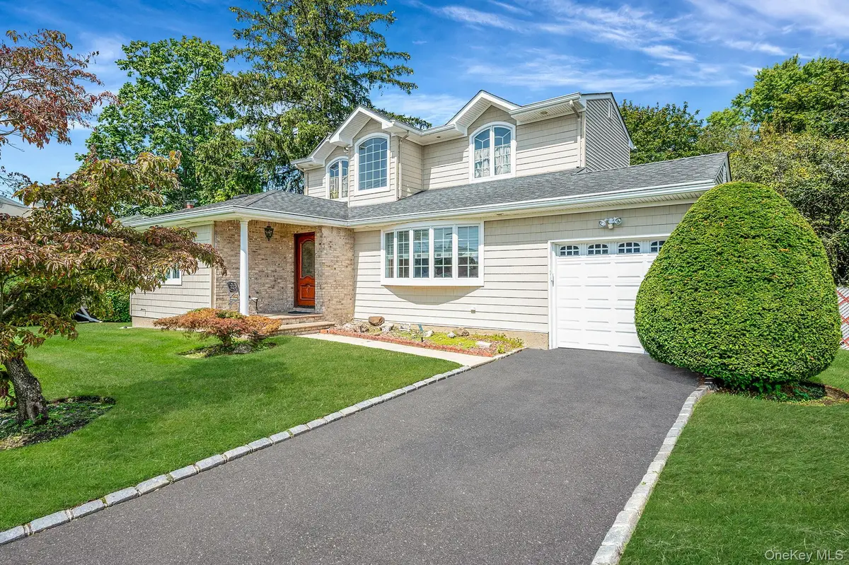 122 Southern Parkway, Plainview, NY 11803 - Image #1