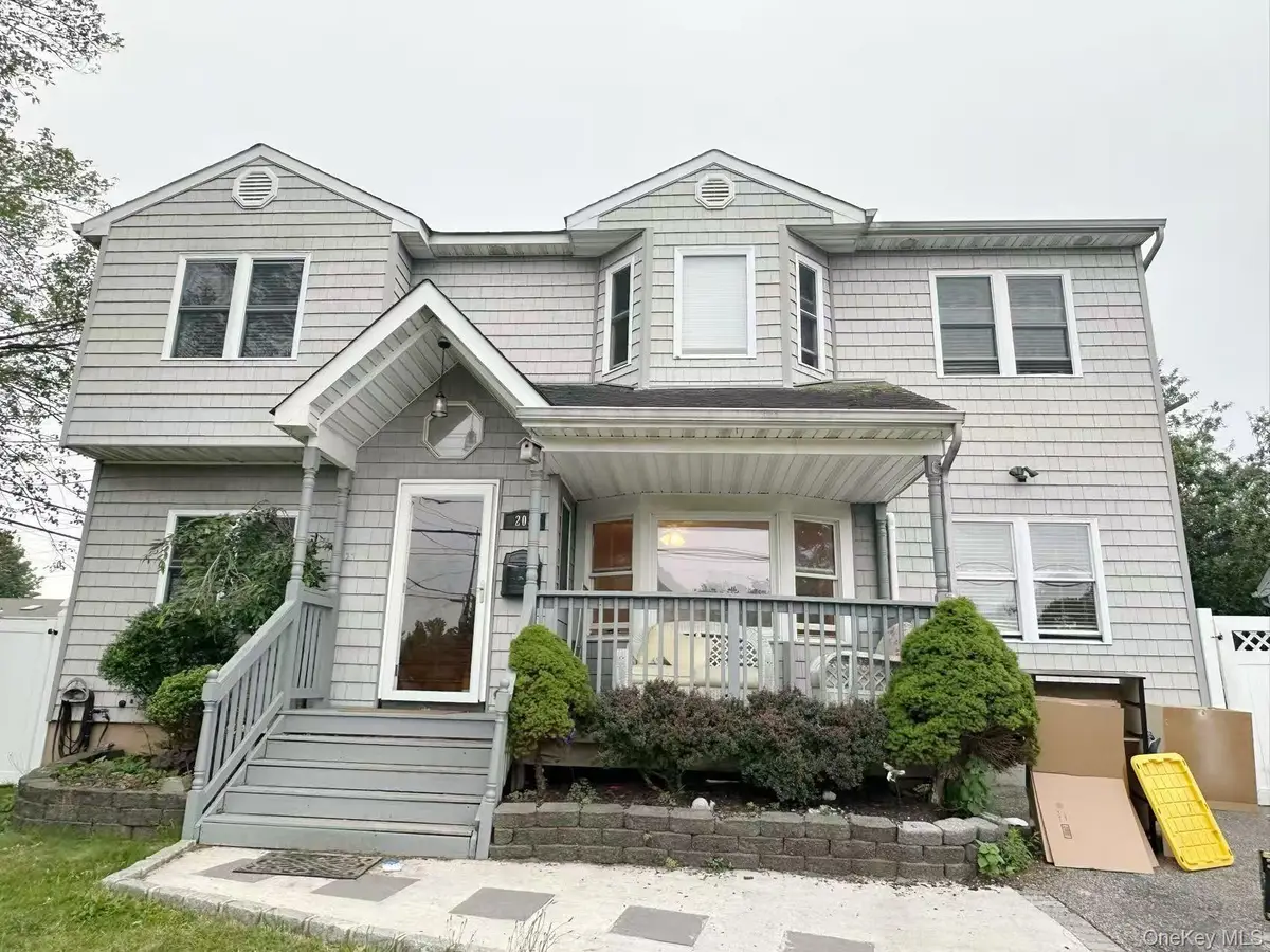 203 29th Street, Lindenhurst, NY 11757 - Image #1