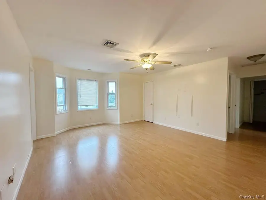 203 29th Street, Lindenhurst, NY 11757 - Image #3