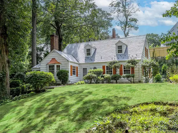 43 Amherst Road, Port Washington, NY 11050