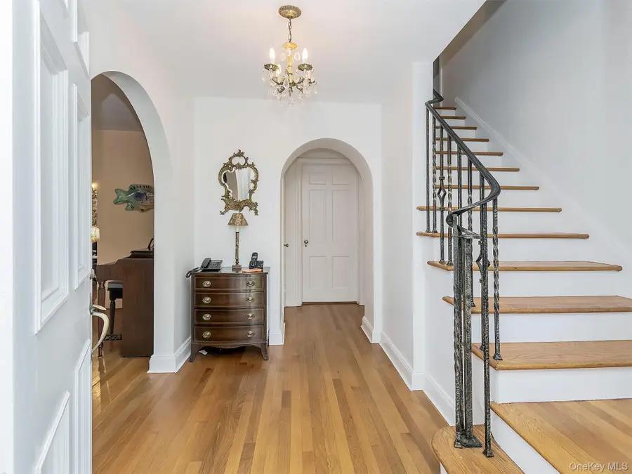 43 Amherst Road, Port Washington, NY 11050 - Image #3