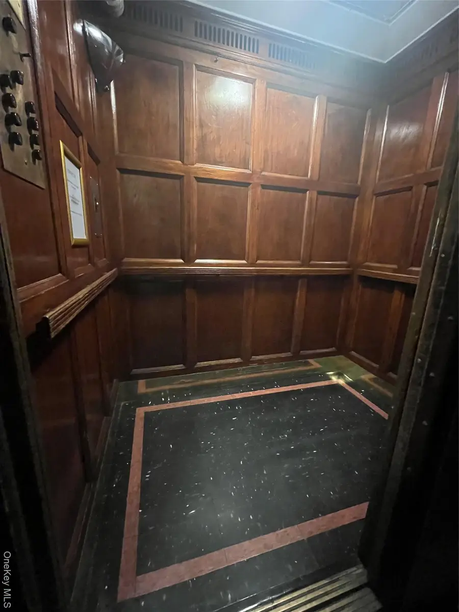 325 E 201 Street #4D, Bronx, NY 10458 - Image #3