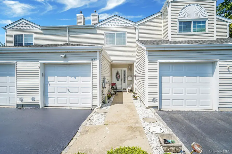 158 Gothic Circle, Manorville, NY 11949 - Image #2