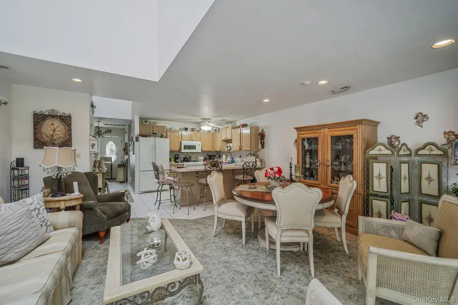 158 Gothic Circle, Manorville, NY 11949 - Image #3