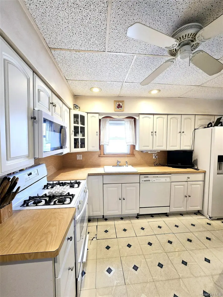 8509 Sutter Avenue, Ozone Park, NY 11417 - Image #2