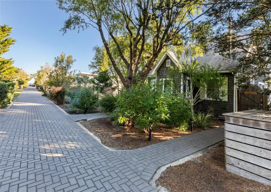 38 Homesite Avenue, Seaview, NY 11770 - Image #3