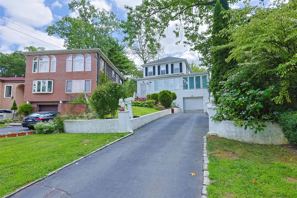 195-12 Mclaughlin Avenue, Hollis, NY 11423 - Image #1