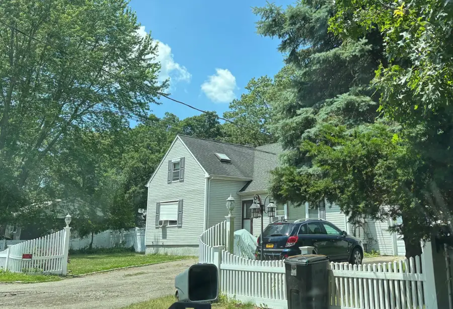 63 Washington Avenue, Mastic Beach, NY 11951 - Image #2