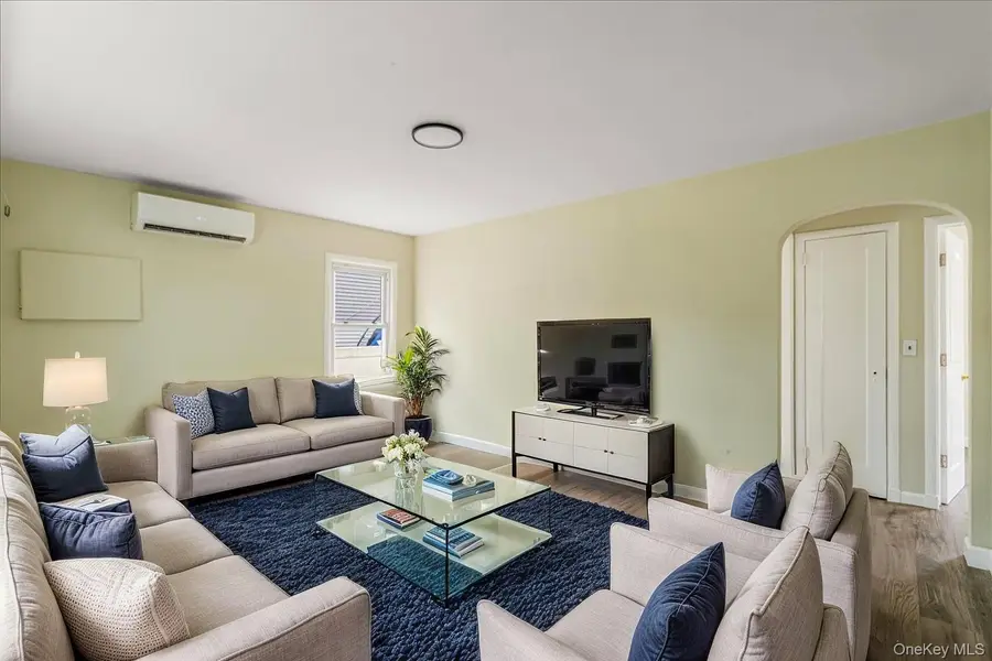 325 Pennsylvania Avenue, Roosevelt, NY 11575 - Image #3