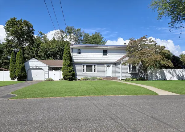 945 Benedict Street, Bohemia, NY 11716