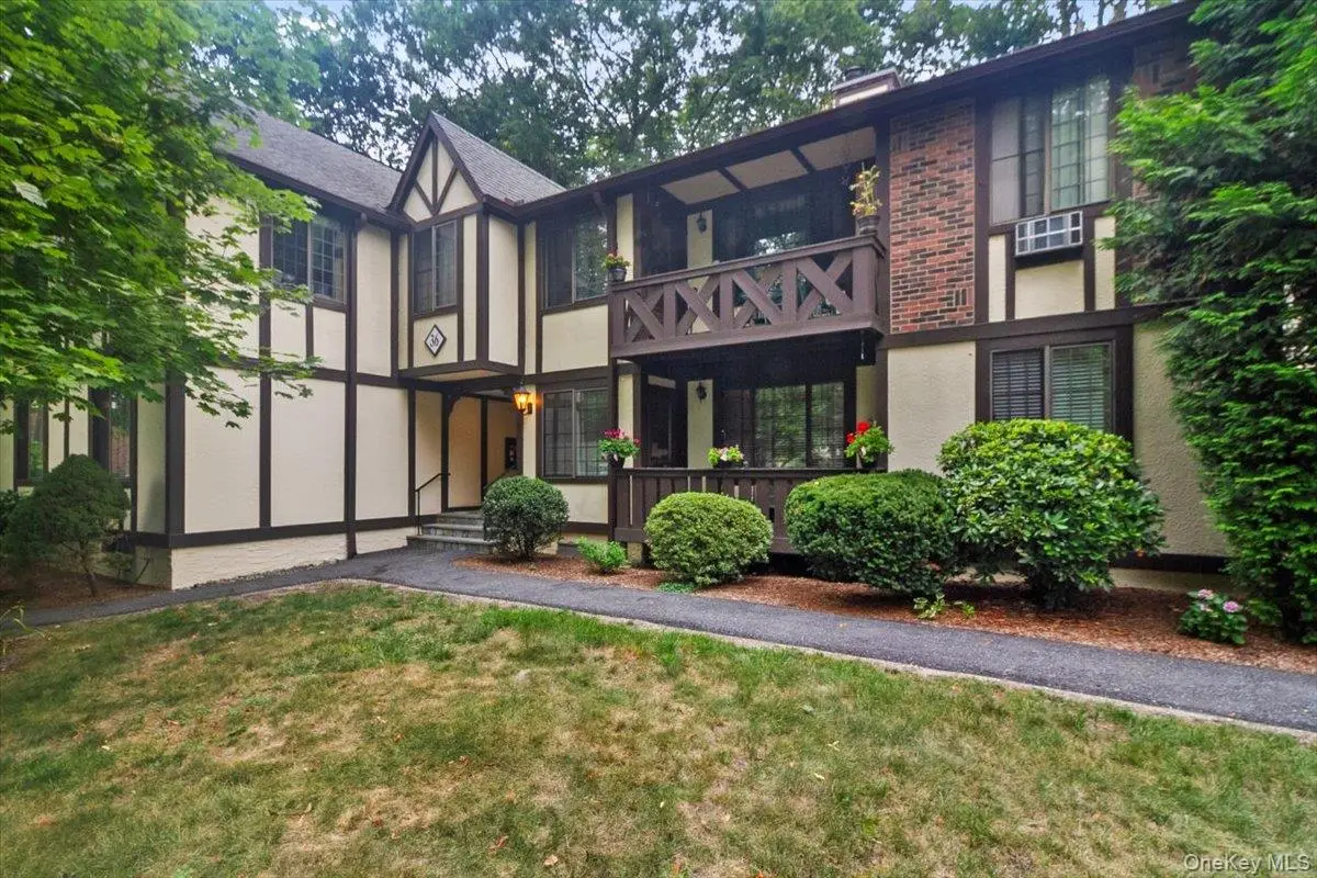 36 Foxwood Drive #6, Pleasantville, NY 10570 - Image #1
