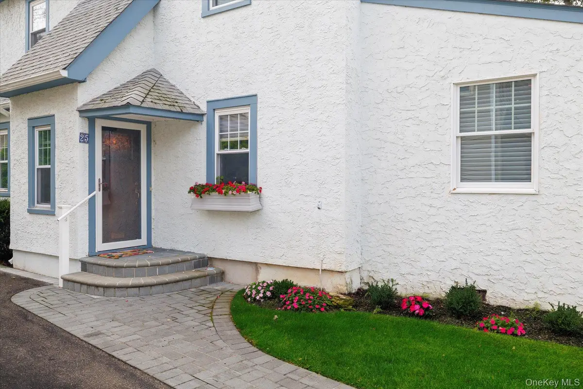 25 Loel Court, Rockville Centre, NY 11570 - #1