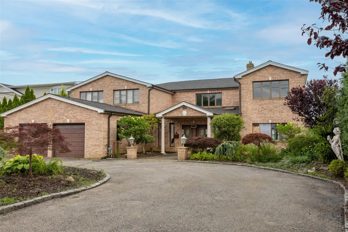 53 Clearwater Avenue, Massapequa, NY 11758 - Image #1