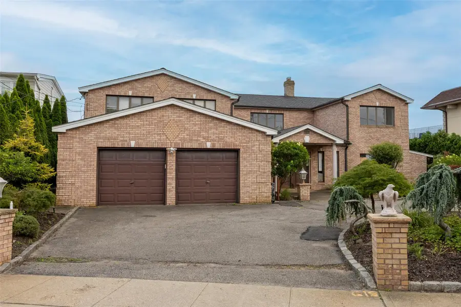 53 Clearwater Avenue, Massapequa, NY 11758 - Image #2